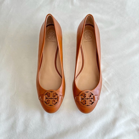 Tory Burch Slight Wedge Heels / Flats - Picture 5 of 16
